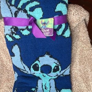Stitch throw blanket